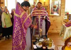 Православные христиане Нижнекамска отмечают медовый спас