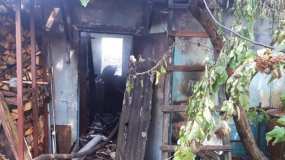В Нижнекамском районе горели дом и баня