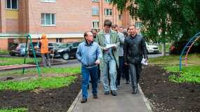 Мэр Нижнекамска проверил ход реализации программы «Наш двор»