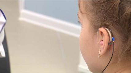 Нижнекамцы могут помочь маленькой девочке услышать мир вокруг нее