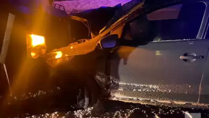 В Татарстане произошло лобовое столкновение легковушки и грузовика, два человека госпитализированы