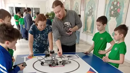 В Нижнекамске провели соревнования по робототехнике в честь 1100-летия принятия ислама Волжской Булгарией