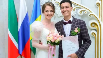 В Нижнекамске зарегистрировали тысячную в этом году пару молодоженов