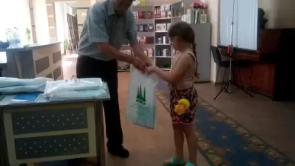 Нижнекамцы отправили школьникам из Луганска подарки перед новым учебным годом