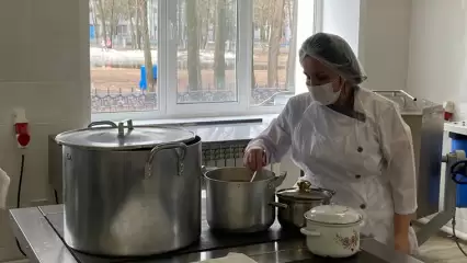 В Нижнекамске не хватает поваров, учителей и бетонщиков