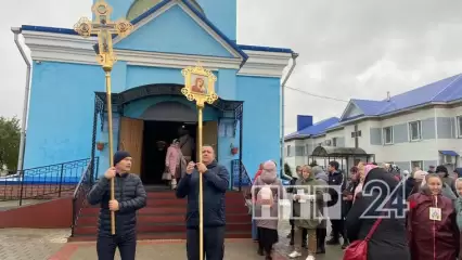 В Нижнекамске начался крестный ход на Покров день