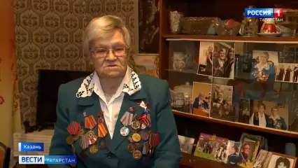 Узница концлагеря из Казани шьет теплые вещи для российских солдат