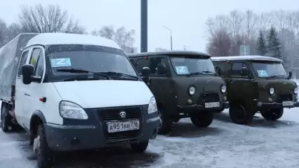 Нижнекамск отправил бойцам в зону СВО два УАЗа