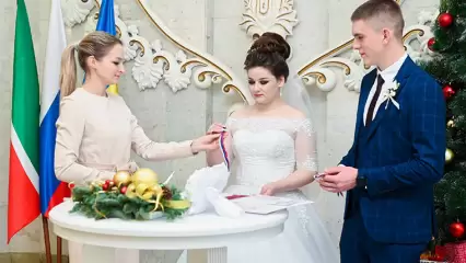 В Нижнекамске в преддверии Дня Конституции РФ появилось 13 новых семей