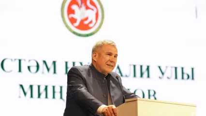 Минниханов наградил жителей РТ медалью ордена «За заслуги перед Татарстаном»