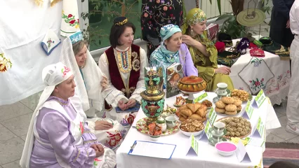 Нижнекамцы поделились татарскими традициями и обычаями в Международный день родного языка