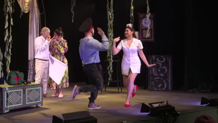 В Нижнекамском татарском драмтеатре состоялась премьера спектакля «Не смейся, я умираю»