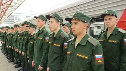 20 призывников из Татарстана попали в Президентский и Преображенский полки