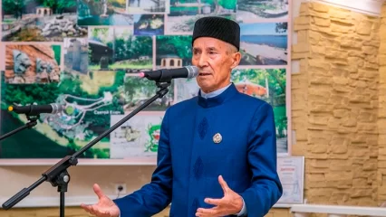 В Нижнекамске открылась выставка архитектора, создавшего Соборную мечеть