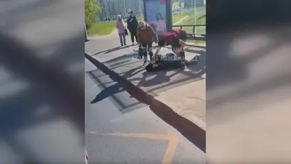 В Казани кондуктор автобуса избил пассажира — видео