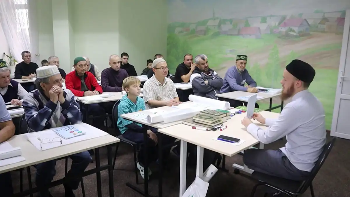 Курсы намаза в мечети Нижнекамска
