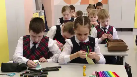 Түбән Кама мәктәпләрендә Кырымның Россиягә кушылуына 12 ел тулуга багышланган чаралар уза