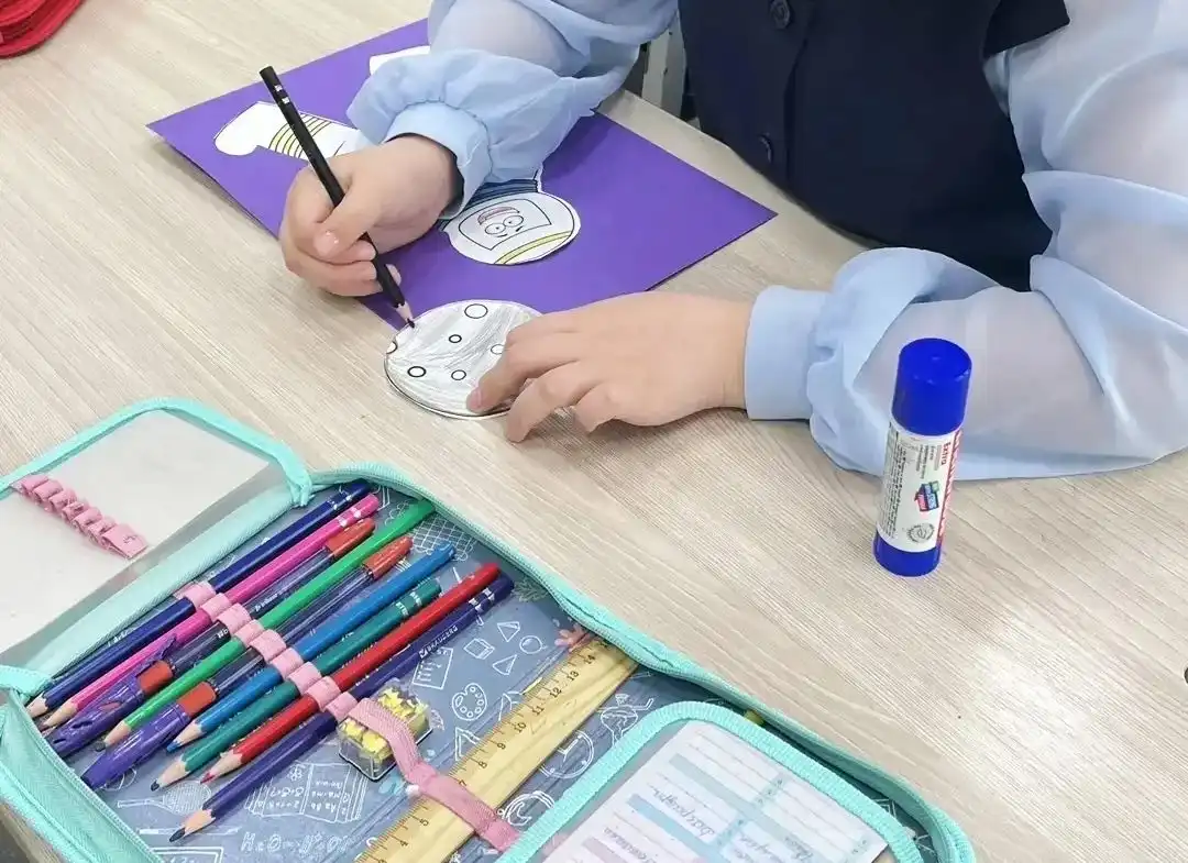 Фото: VK социаль челтәрендәге мәктәпләрнең рәсми пабликлары