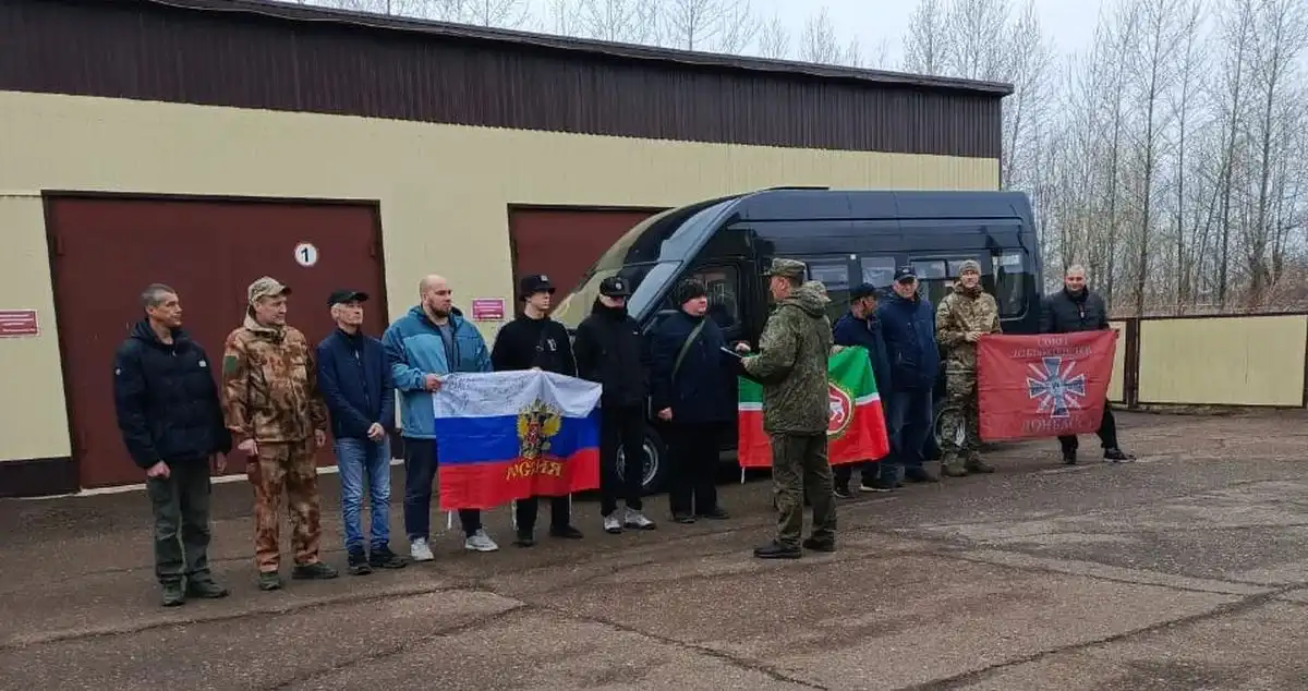 отправка контрактников из Нижнекамска от военкомата