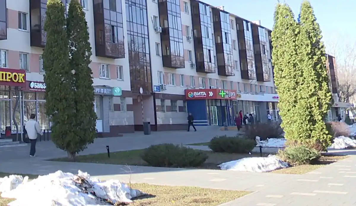 Школьный бульвар Нижнекамск весна