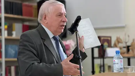 Тукайсыз без моңсыз чишмә булыр идек