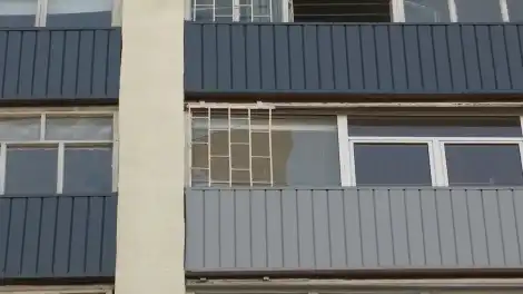 «Түбән Кама Нефтехим»да булган һәлакәттән соң ватылган тәрәзәләрне алыштыру эшләре дәвам итә - телеканал НТР 24