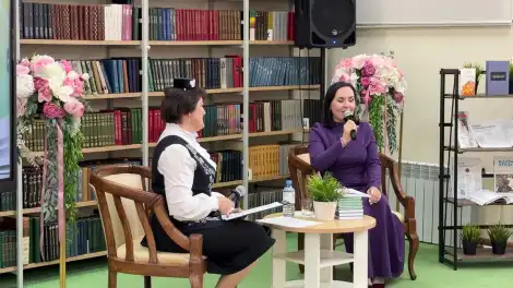 Шагыйрә Лилия Гыйбадуллина Түбән Камада кунакта - телеканал НТР 24