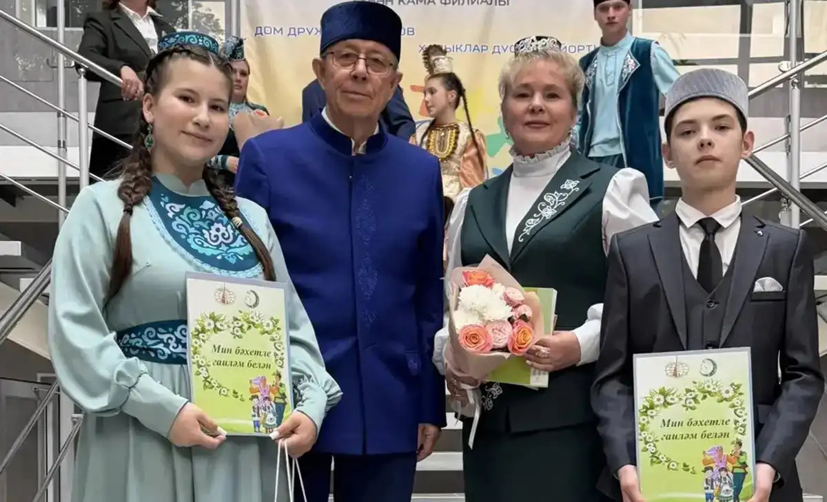 Бәйгене алып баручылар һәм оештыручылар