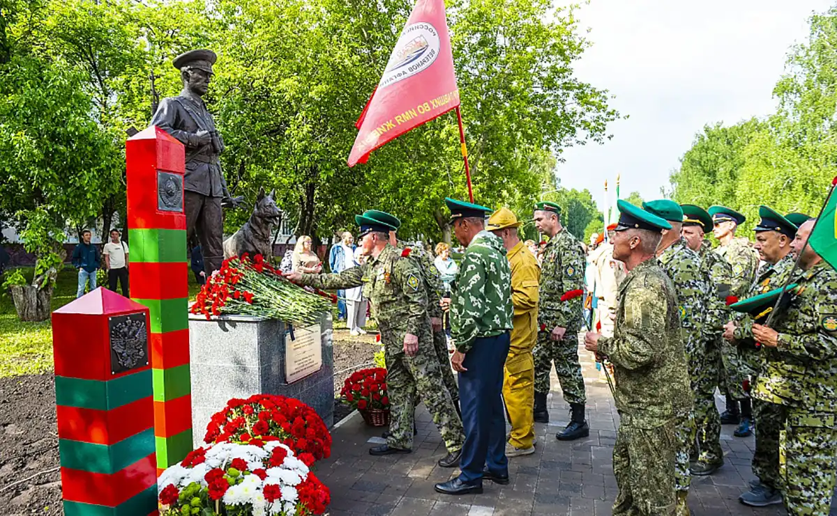 Чик сакчыларына һәйкәл ачылды