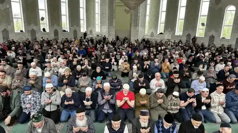 Түбән Кама мөселманнары каһарманнар рухына дога кылып, Ватанны саклаучыларга сәламәтлек теләделәр
