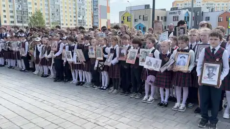 Түбән Кама мәктәпләрендә Бөек Җиңүнең 81 еллыгына багышлап «Үлемсез полк» акцияләре үтә