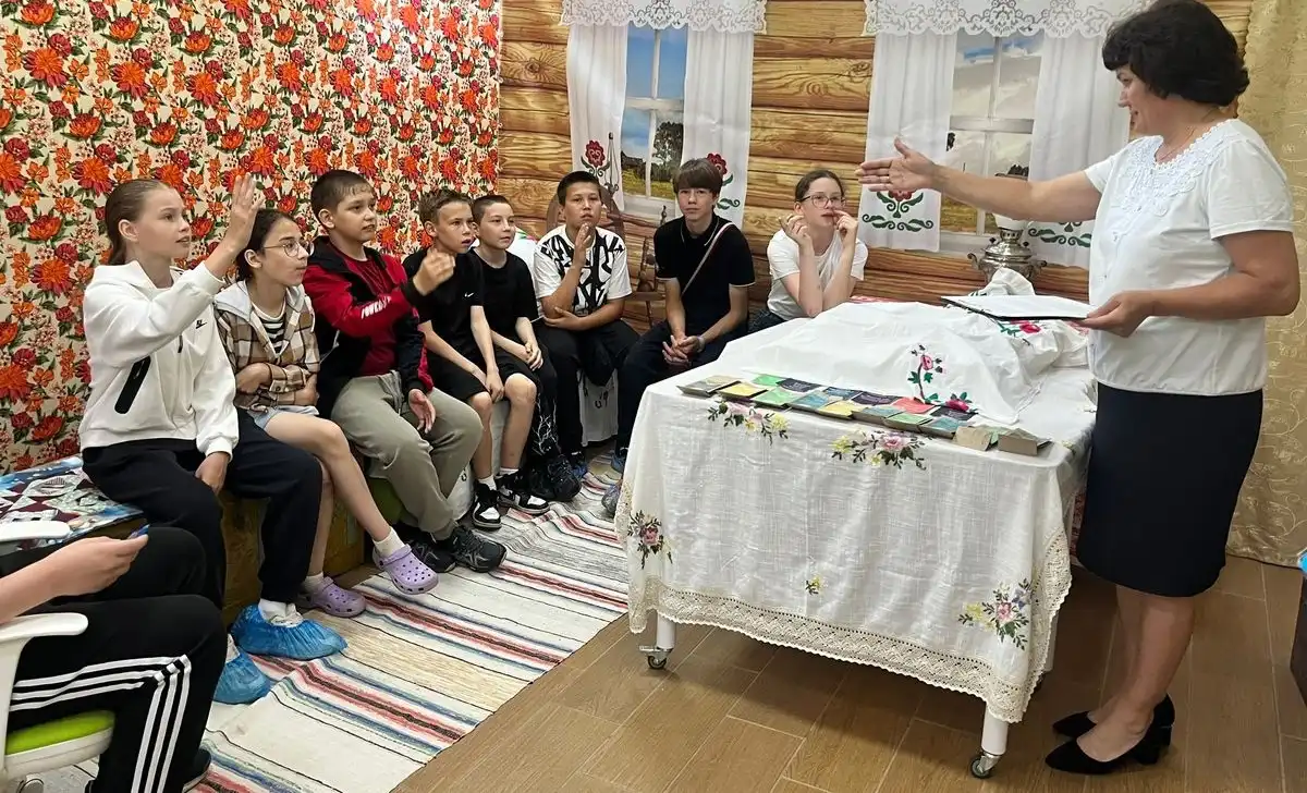 Үзәк китапханәдәге чарадан күренеш