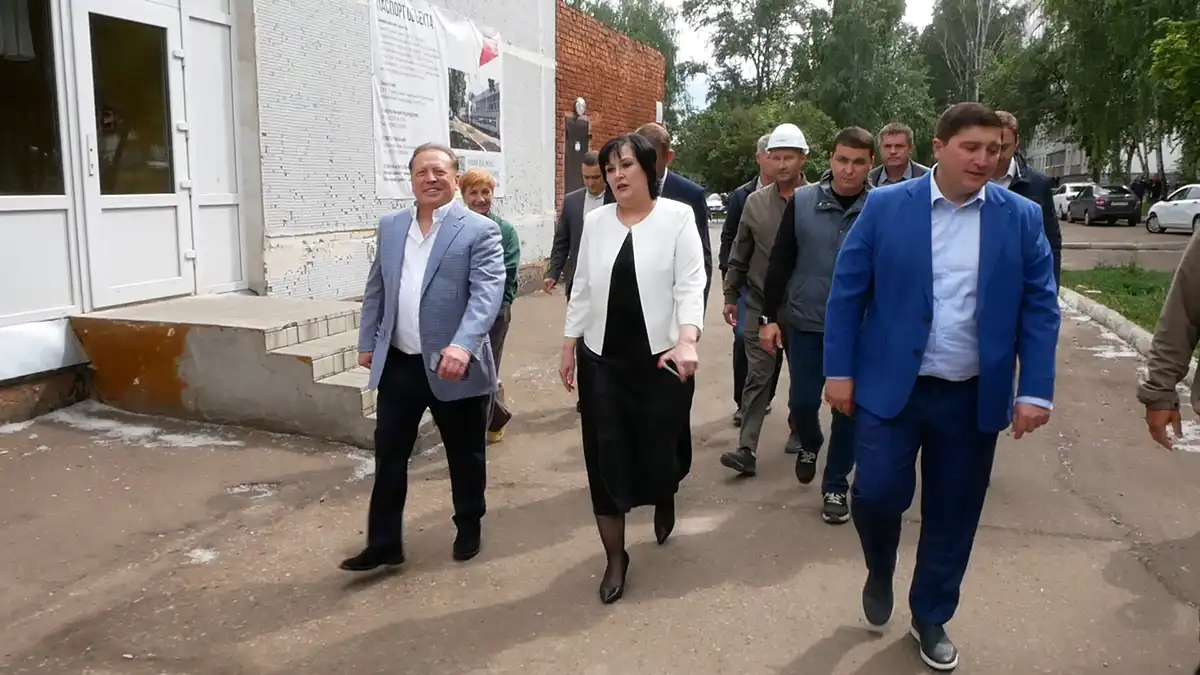 Җитәкчеләр төзекләндерү эшләре белән таныша