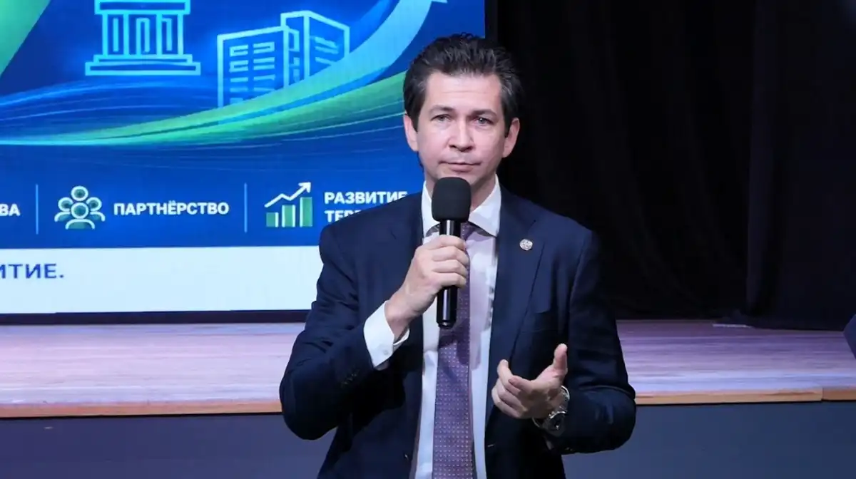 С приветственным словом выступает Фарид Абдулганиев.