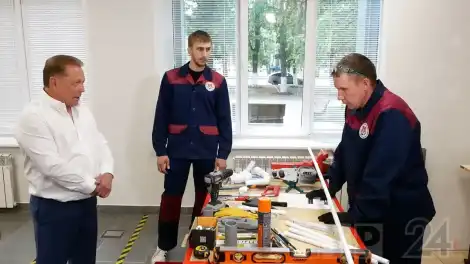 Айдар Метшин «Абилимпикс» чемпионатына әзерләнүче түбәнкамалылар белән очрашты - телеканал НТР 24