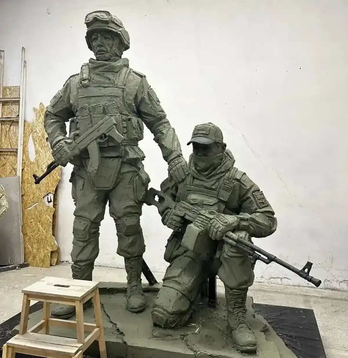 Солдаты СВО в экипировке