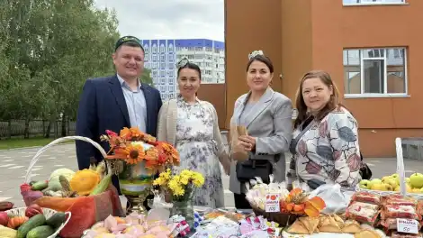 Түбән Каманың 2нче гимназиясендә сайлаучылар өчен хәйрия ярминкәсе оештырылды - телеканал НТР 24