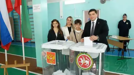 Радмир Беляев Дәүләт Думасы депутатларын сайлауда тавыш бирде - телеканал НТР 24