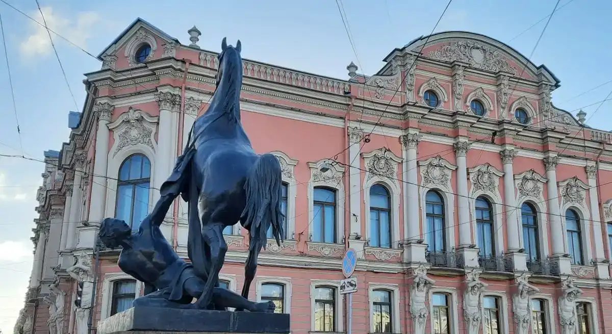 памятник в Санкт-Петербурге