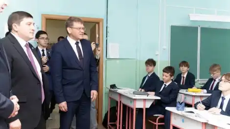 Түбән Кама мэры 24нче лицейда ясалма интеллект үзәге булдырырга тәкъдим итте