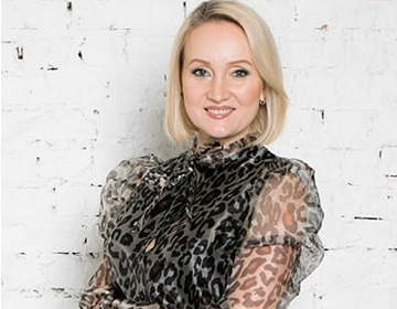 Гульназ Кашаева - ведущая передачи «Көн темасы» («Тема дня»)