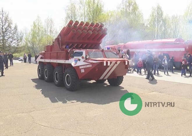 В Нижнекамске состоялся показ пожарной техники