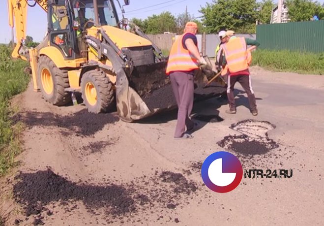 Дорогу в Дмитриевке начали ремонтировать