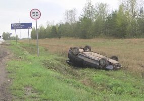 Около Нижнекамска перевернулась машина, водитель скрылся