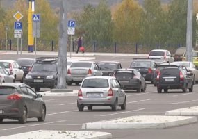 В Нижнекамске девочки-подростки получили травмы, катаясь на багажнике авто