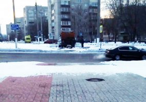 В Нижнекамске убрали пешеходный переход у сквера имени Лемаева