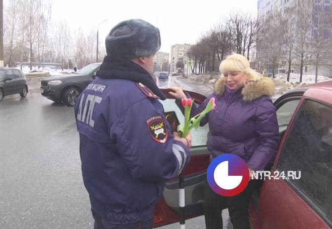 В Нижнекамске женщин начали поздравлять с 8 марта — НТР24