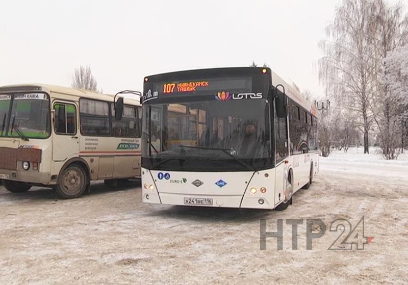 Автовокзал нижнекамск телефон. Новые автобусы в Нижнекамске. Нижнекамск новый автобус в городе. Ижевск Нижнекамск новый автобус.