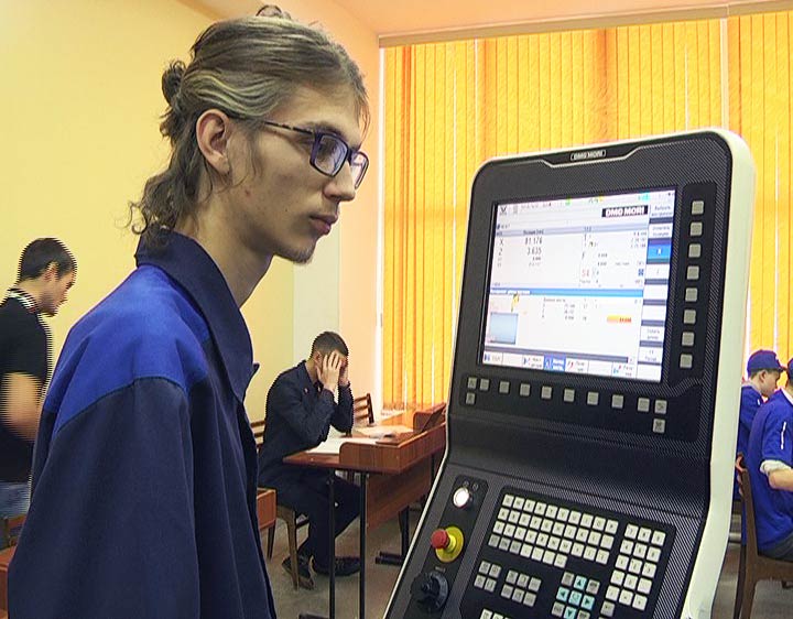 В Нижнекамске прошел конкурс среди учащихся «Юный профессионал»