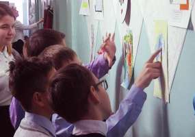 В Нижнекамске состоялась выставка рисунков «хрустальной» девочки - НТР 24